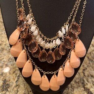 EUC  Avon “no more tears” necklace- beautiful